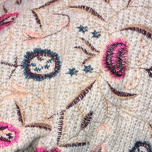 Woven Heart Embroidered Floral Sweater Tan Large - Picture 8 of 10